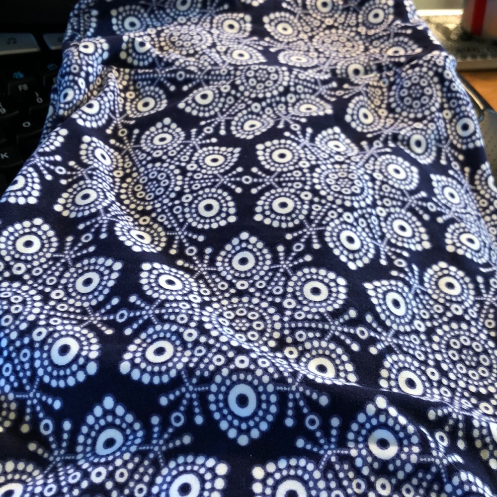 NWT LulaRoe Christmas Snowflake Leggings